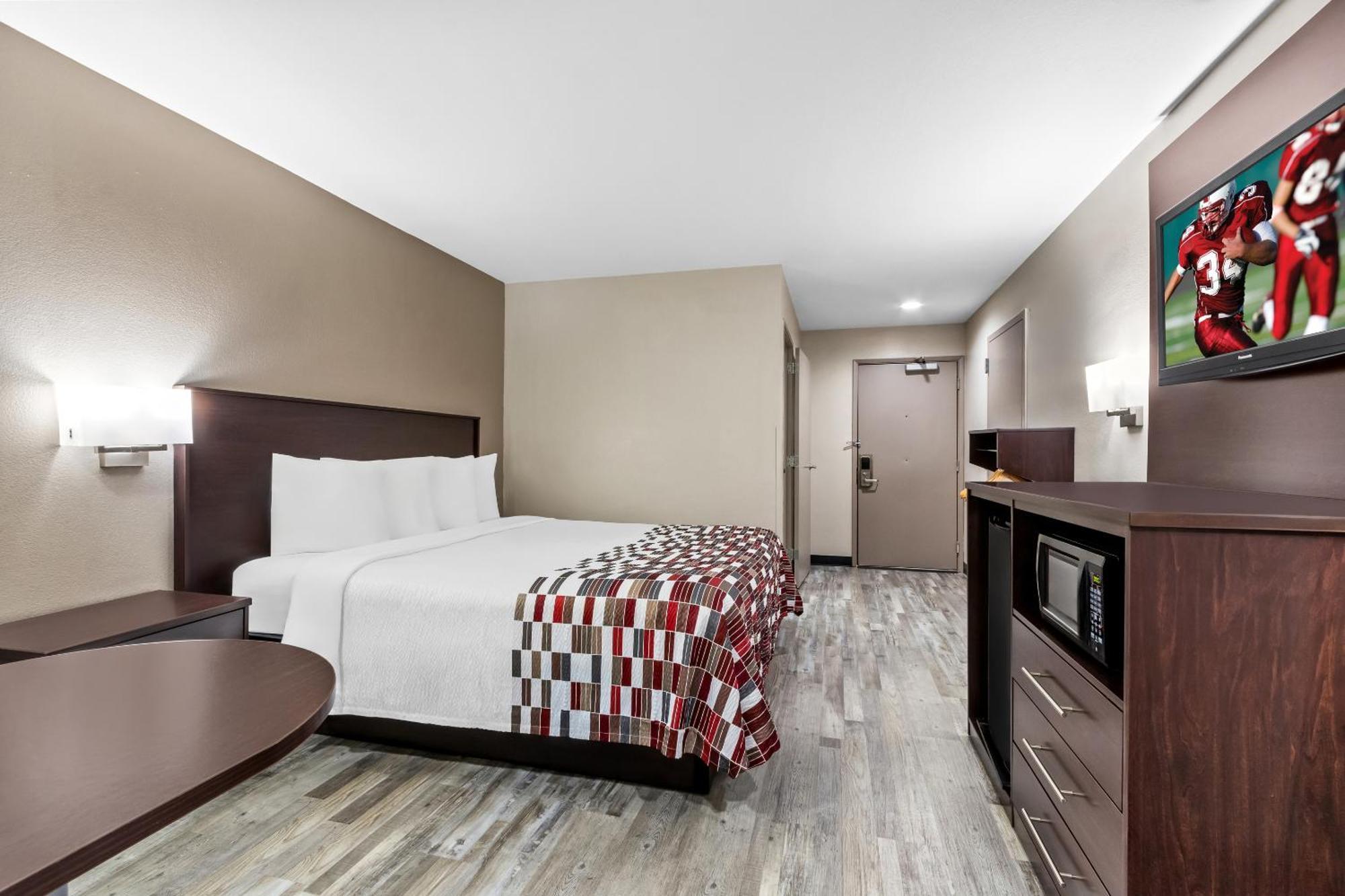 Red Roof Inn Phoenix North - I-17 At Bell Rd Экстерьер фото