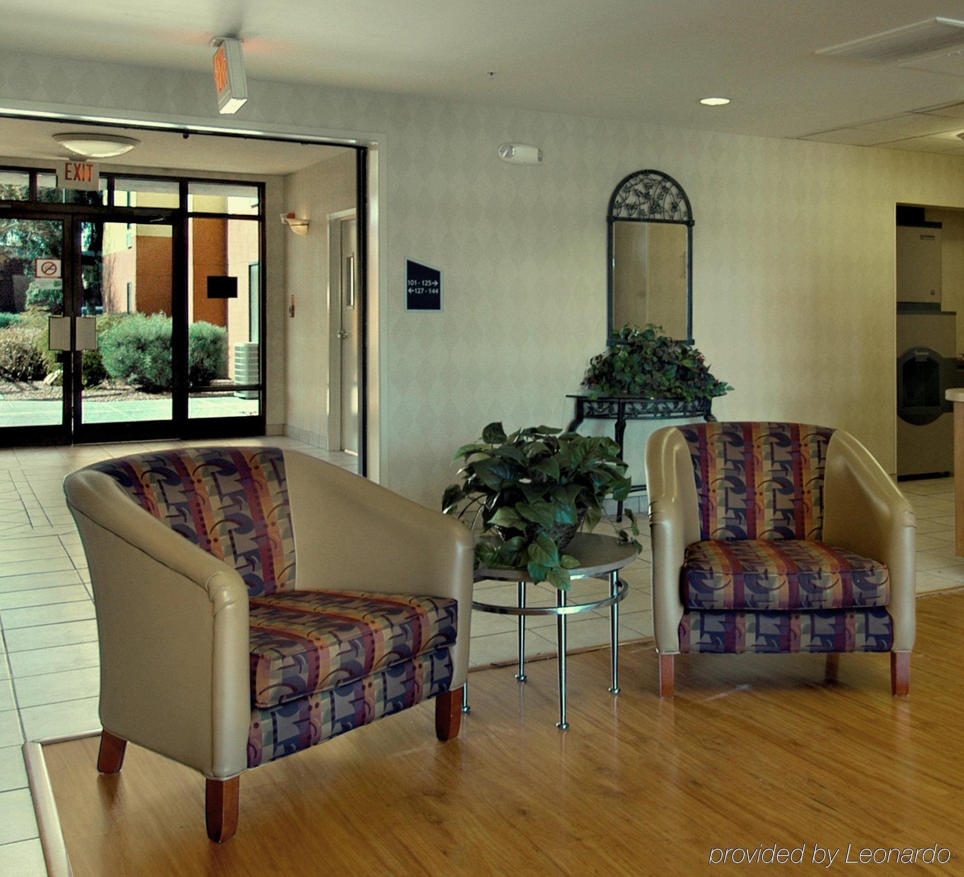 Red Roof Inn Phoenix North - I-17 At Bell Rd Экстерьер фото