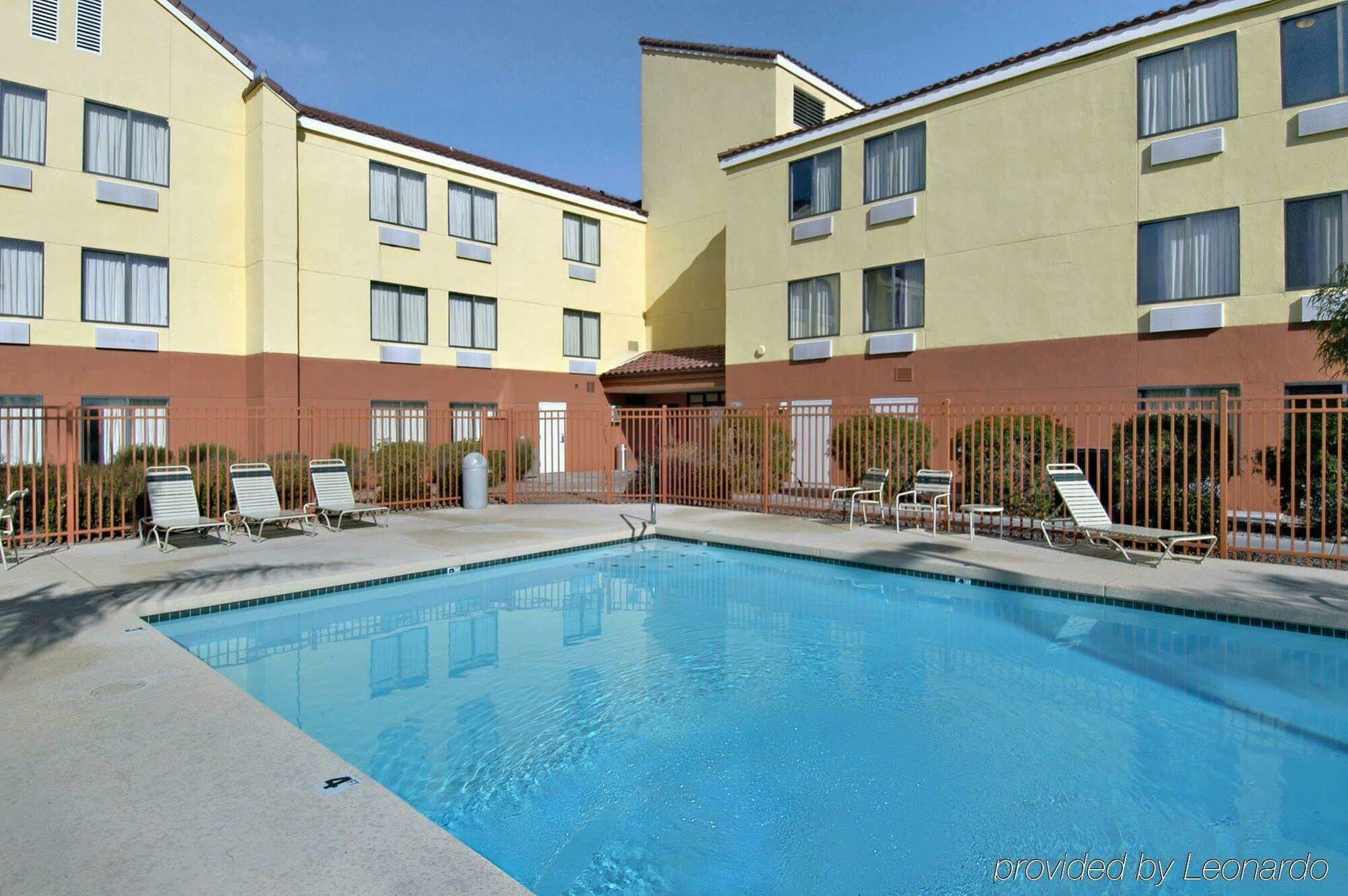 Red Roof Inn Phoenix North - I-17 At Bell Rd Экстерьер фото